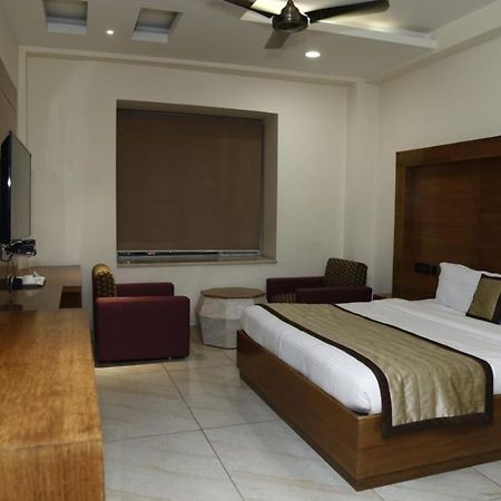 Hotel Pacific Roorkee Exterior foto