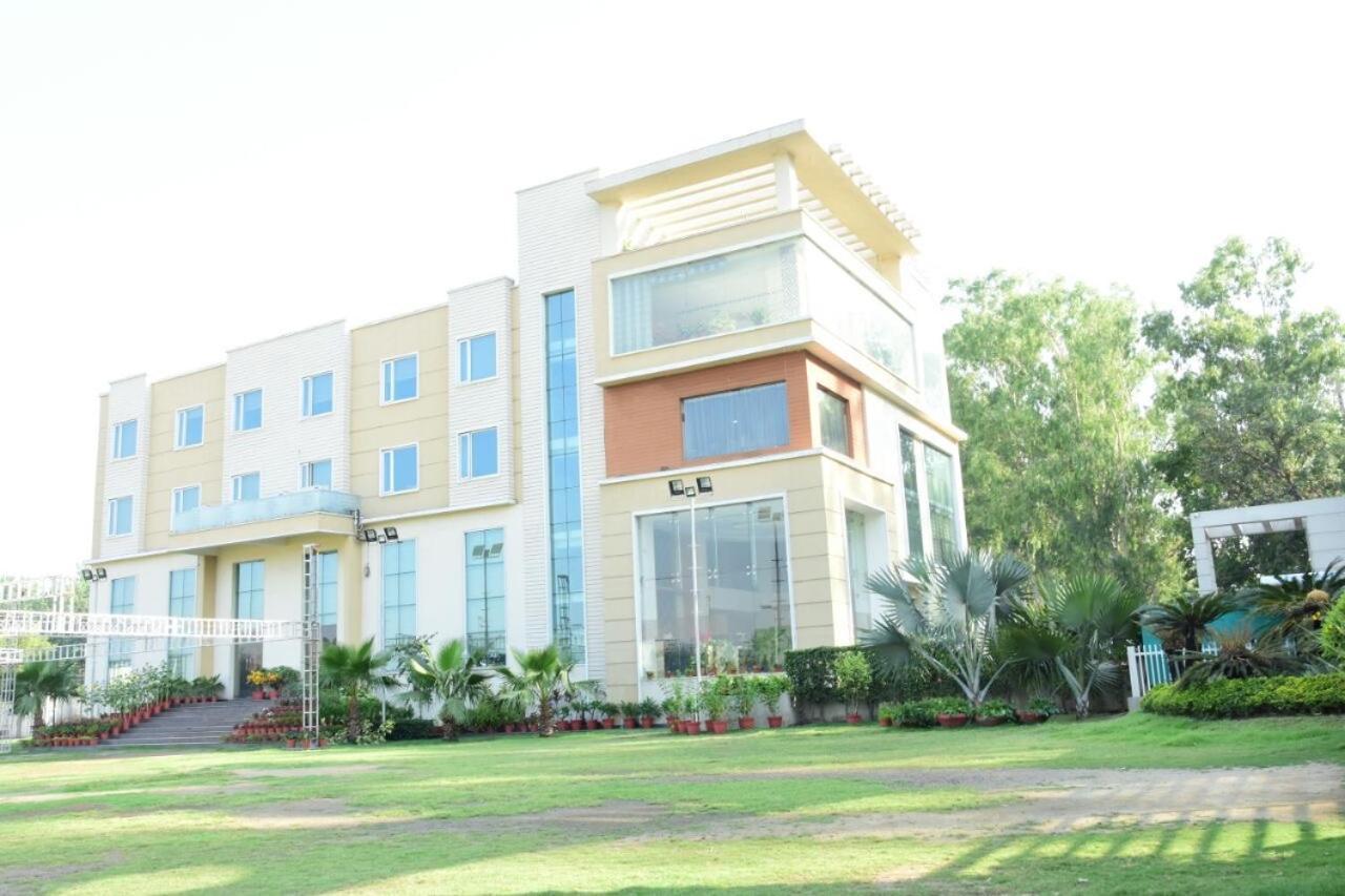 Hotel Pacific Roorkee Exterior foto