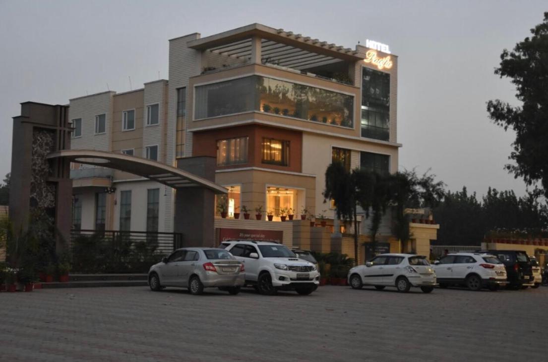 Hotel Pacific Roorkee Exterior foto